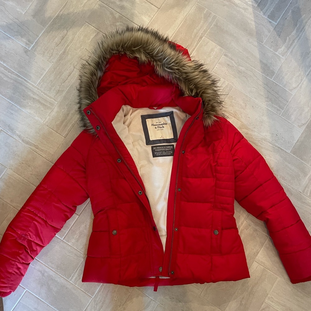 Abercrombie super soft puffer coat